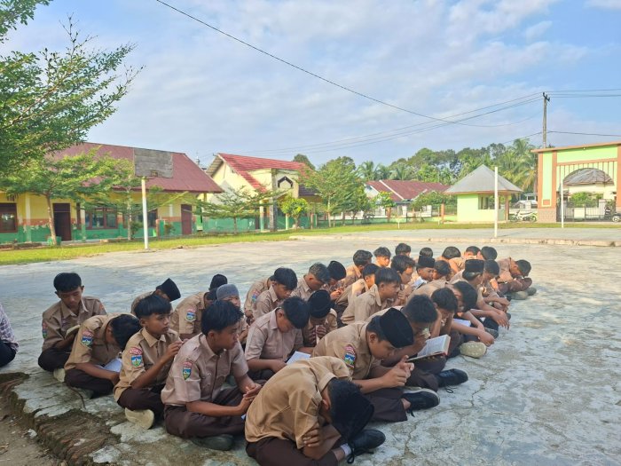 Khidmat di Pagi Ramadan, Tadarus Al-Quran MTsN 1 Bungo Hadirkan Suasana Sejuk Penuh Makna