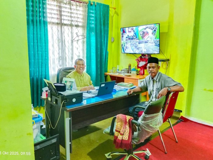 Tingkatkan Mutu Pendidikan, Kepala MTsN 1 Bungo Lakukan Diskusi Bersama Ketua Komite
