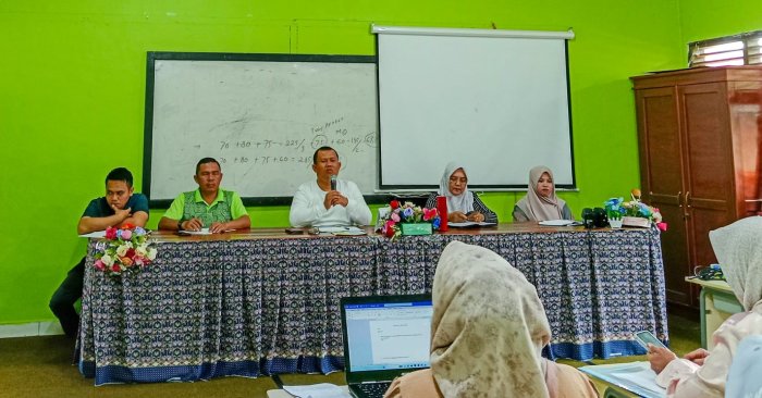 Kepala MTsN 1 Bungo Sampaikan Apresiasi untuk PLH dan Bagikan Pengalaman dari Bimtek KBC