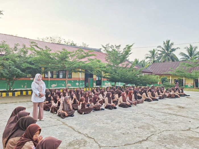 Semangat Pagi Penuh Berkah, Peserta Didik MTsN 1 Bungo Istiqamah Mengaji Juz 30 dan Menghafal