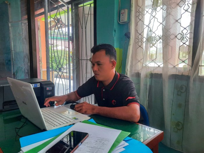 Jamin Kelancaran Tunjangan, Operator Simpatika MTsN 1 Bungo Tuntaskan Rekap Absen, SKAKPT, dan SPTJM Guru Sertifikasi