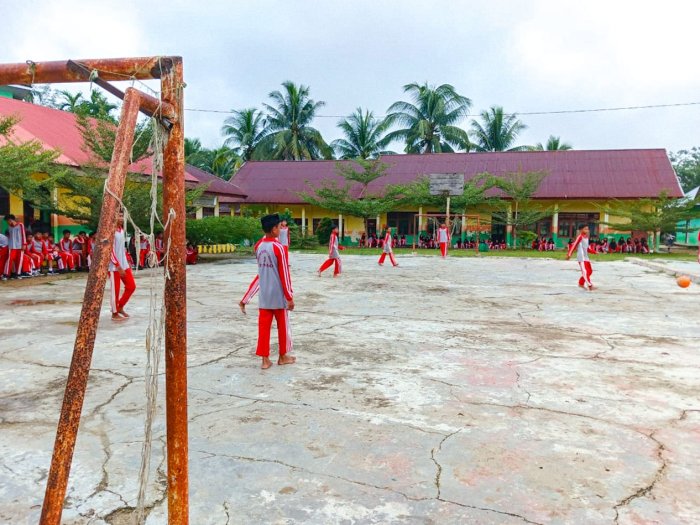 Pertandingan Sengit 7C vs 8D di Classmeeting MTsN 1 Bungo, Skor Tipis 5-4 Panaskan Suasana