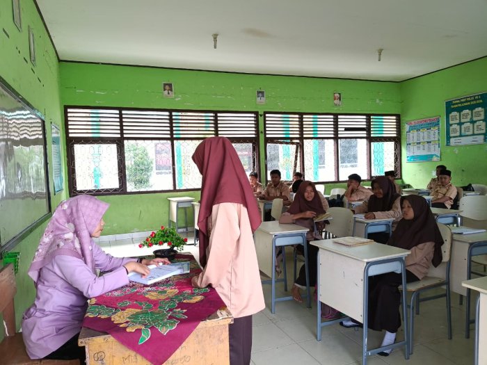 Jaminan Kelancaran KBM: Peran Vital Guru Piket di MTsN 1 Bungo