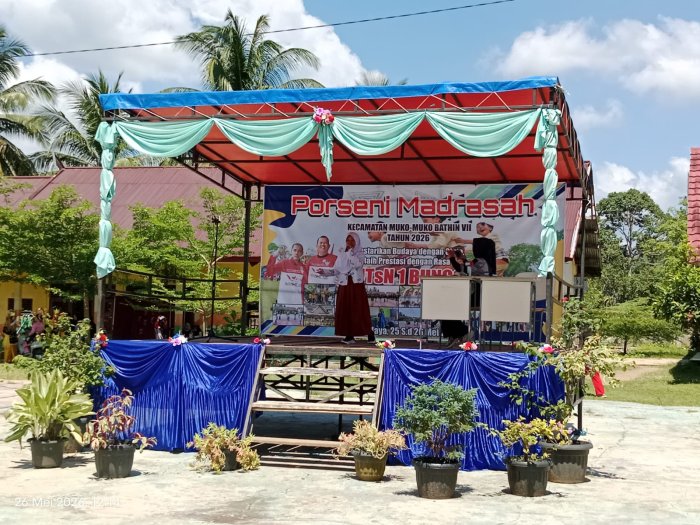 Merdu dan Memikat, Juara Vokal Solo SD/MI Tampil Gemilang di Penutupan Porseni MTsN 1 Bungo Merdu dan Memikat, Juara Vokal Solo SD/MI Tampil Gemilang di Penutupan Porseni MTsN 1 Bungo