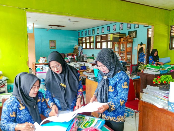 Panitia ASAS Ganjil MTsN 1 Bungo Mulai Terima Naskah Soal dari Guru Mata Pelajaran Panitia ASAS Ganjil MTsN 1 Bungo Mulai Terima Naskah Soal dari Guru Mata Pelajaran