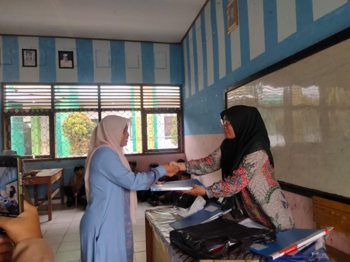 Sinergi Wali Kelas dan Orang Tua Menguatkan Pendidikan Berkualitas di MTsN 1 Bungo