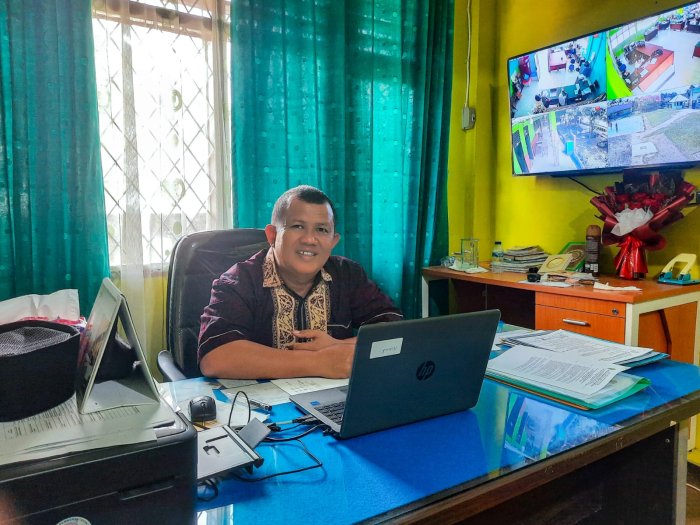Hari Kedua Sosialisasi KMA 1503: Kepala MTsN 1 Bungo Ikuti Zoom Meeting untuk Penguatan Implementasi Kurikulum Madrasah