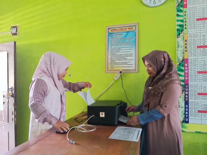 Solidaritas BerAKHLAK: Guru MTsN 1 Bungo Wujudkan Efisiensi dan Kolaborasi dalam Persiapan Ujian