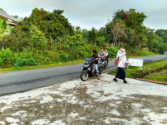 Pagi yang Hangat di MTsN 1 Bungo: Mengurai Kisah Pengorbanan Orang Tua Pagi yang Hangat di MTsN 1 Bungo: Mengurai Kisah Pengorbanan Orang Tua