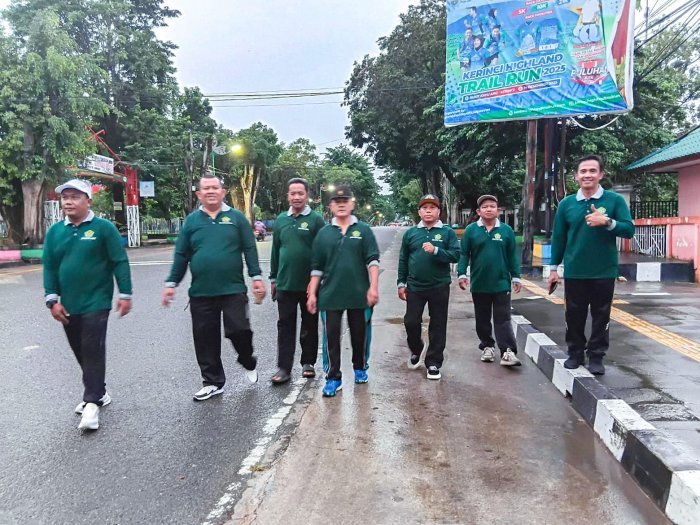 Semarak Jogging Kepala MTsN se-Provinsi Jambi: Kepala MTsN 1 Bungo Tunjukkan Elemen Panca Cinta Semarak Jogging Kepala MTsN se-Provinsi Jambi: Kepala MTsN 1 Bungo Tunjukkan Elemen Panca Cinta