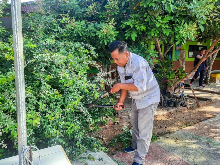 Gotong Royong Satukan Semangat, H. Afriwal, S.Pd.I.: Cerminkan Kepedulian dan Tanggung Jawab Bersama