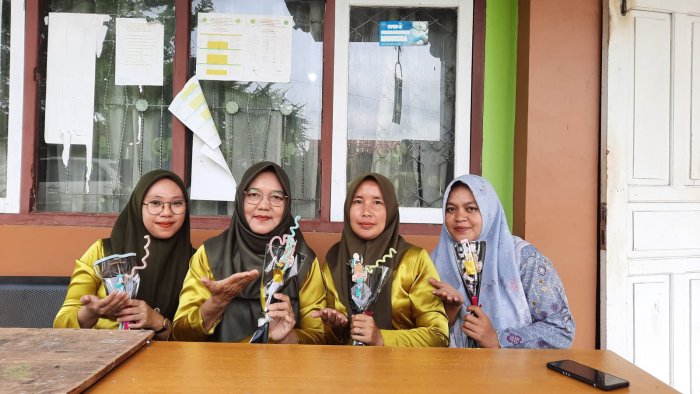 Apresiasi Hangat di HGN 2025: Kaur TU MTsN 1 Bungo Sampaikan Terima Kasih kepada Pengurus OSIM