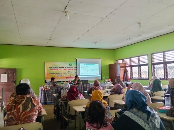 Perkuat Tata Kelola Madrasah, MTsN 1 Bungo Bahas Tupoksi Guru Piket