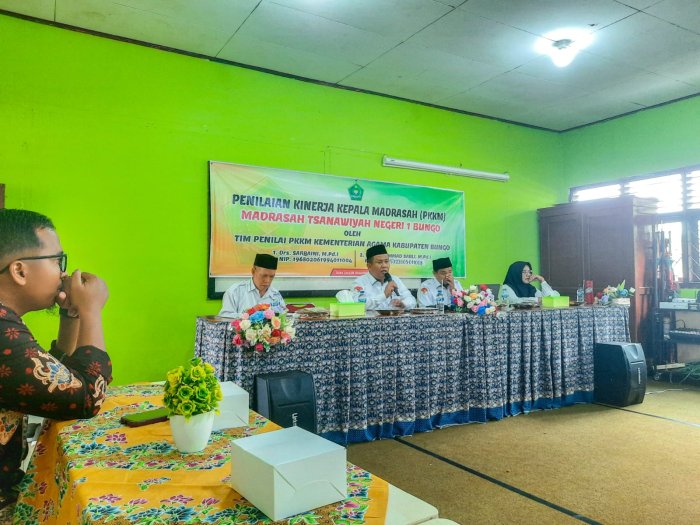 Kepala MTsN 1 Bungo Sampaikan Refleksi dan Apresiasi pada Penutupan PKKM 2025
