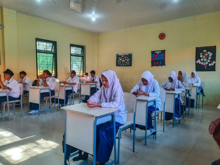 Khidmat Sebelum Ujian, Peserta Didik MTsN 1 Bungo Awali Hari Kedua ASAS dengan Doa Bersama