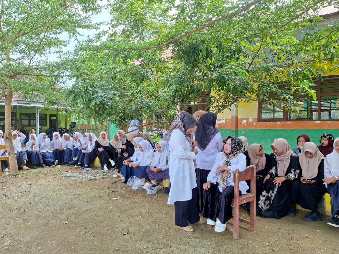 Dukungan Hangat Wali Kelas Iringi Finalis Vokal Grup SMART Ramadan MTsN 1 Bungo