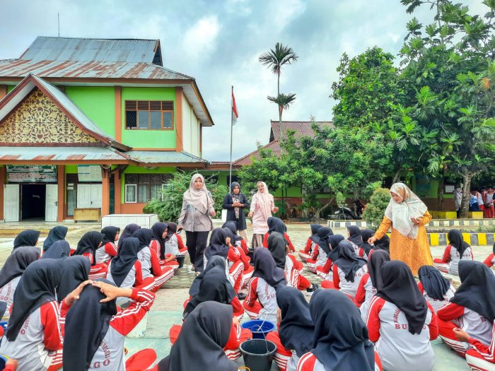 MTsN 1 Bungo Gelar Penyerahan Tablet Tambah Darah bagi Remaja Putri, Sinergi dengan Puskesmas Tanjung Agung