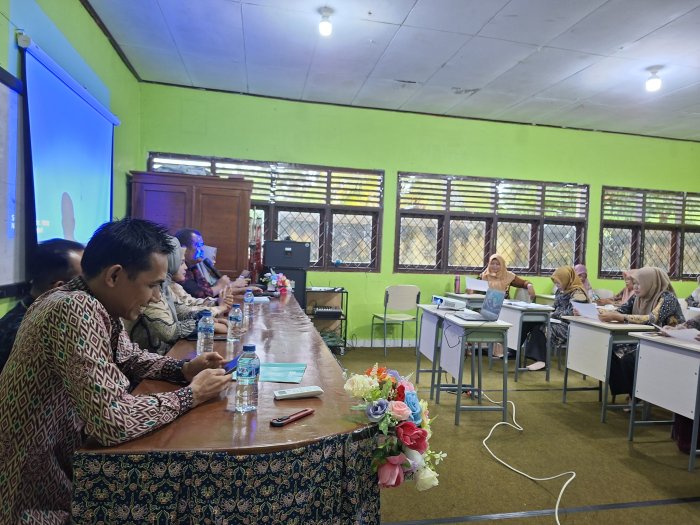 Sinergi Finansial dan Edukasi: GTK MTsN 1 Bungo Antusias Sambut Sosialisasi BSI Cabang Muara Bungo di Ruang Serbaguna Sinergi Finansial dan Edukasi: GTK MTsN 1 Bungo Antusias Sambut Sosialisasi BSI Cabang Muara Bungo di Ruang Serbaguna