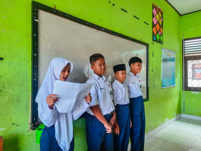 Latih Keberanian dan Keterampilan Berbicara, Pembelajaran Bahasa Indonesia Terapkan Diskusi Presentasi Latih Keberanian dan Keterampilan Berbicara, Pembelajaran Bahasa Indonesia Terapkan Diskusi Presentasi