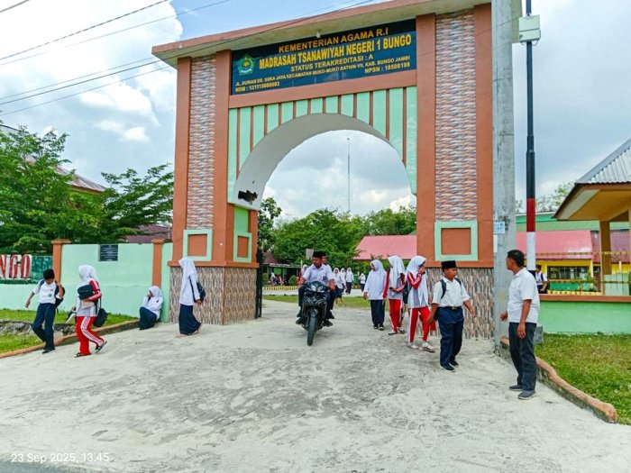 Konsistensi Guru dan Peserta Didik Setelah Pembelajaran Berakhir : Timbulkan Sikap Disiplin