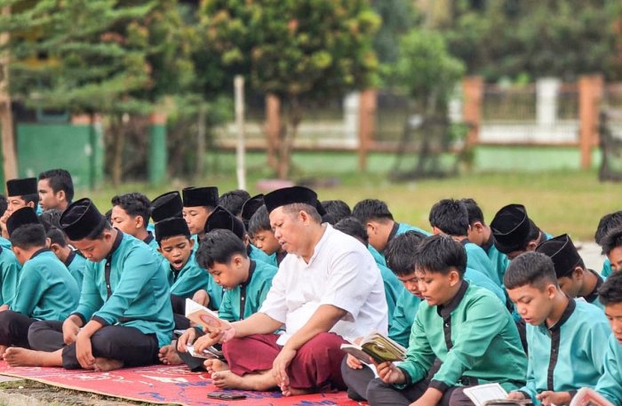 Khidmat dan Penuh Kekhusyukan, Wirid Yasin MTsN 1 Bungo Perkuat Nilai Spiritual Warga Madrasah