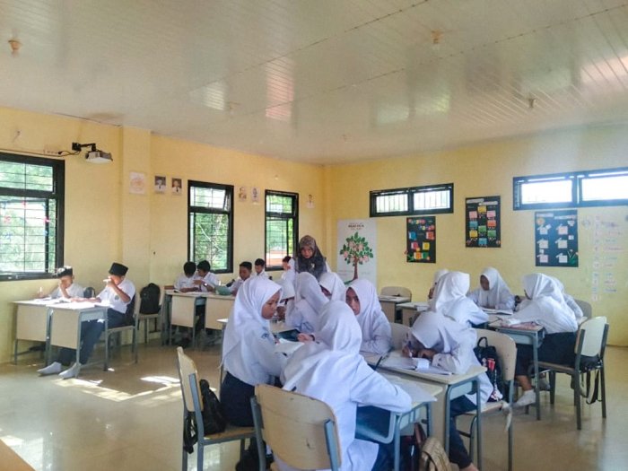 Serunya Pembelajaran IPA di Kelas 8A: Bahas Bunyi dan Aplikasinya dalam Kehidupan Sehari-hari