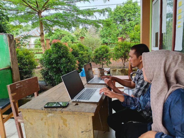 Optimalkan Tata Kelola Keuangan, Bendahara dan Staf TU MTsN 1 Bungo Lakukan Input Data di Aplikasi SAKTI Optimalkan Tata Kelola Keuangan, Bendahara dan Staf TU MTsN 1 Bungo Lakukan Input Data di Aplikasi SAKTI