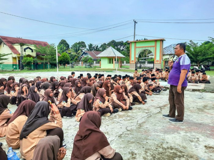 Renungan Pagi MTsN 1 Bungo, Kepala Madrasah Ajak Peserta Didik Bermuhasabah Diri untuk Meraih Kesuksesan Sejati