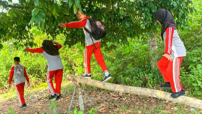 Pramuka MTsN 1 Bungo Laksanakan Hiking dan Jelajah Alam di Jambore Ranting Pramuka MTsN 1 Bungo Laksanakan Hiking dan Jelajah Alam di Jambore Ranting