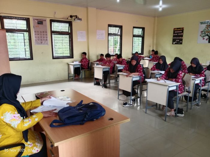 Semangat Baru Usai HGN, Guru MTsN 1 Bungo Tancap Gas Lanjutkan KBM