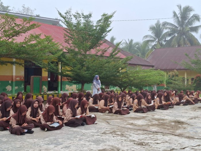 Pengajian Pagi Penuh Makna, MTsN 1 Bungo Tanamkan Disiplin Sejak Dini