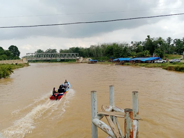 Suasana Lebaran Hari ke-3, Siswa MTsN 1 Bungo Tertangkap Asyik Naik Speedboat di Kampung