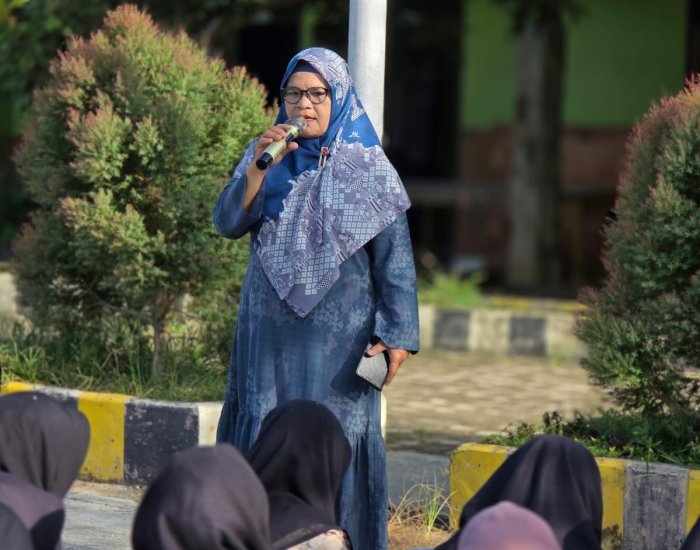 Akidah Akhlak Jadi Pondasi Karakter, Guru MTsN 1 Bungo Tekankan Implementasi Nyata dalam Kehidupan Siswa