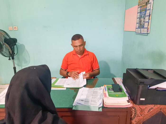 Waka Kesiswaan Tegas dan Responsif: Firdaus Roni Perkuat Disiplin Kehadiran Siswa MTsN 1 Bungo