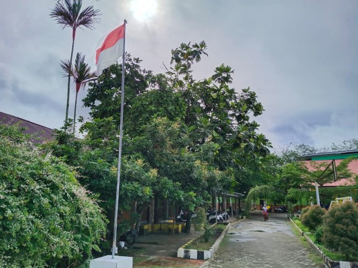Pesona Segar MTsN 1 Bungo: Suasana Asri Madrasah yang Kian Memikat Usai Diguyur Hujan Pesona Segar MTsN 1 Bungo: Suasana Asri Madrasah yang Kian Memikat Usai Diguyur Hujan