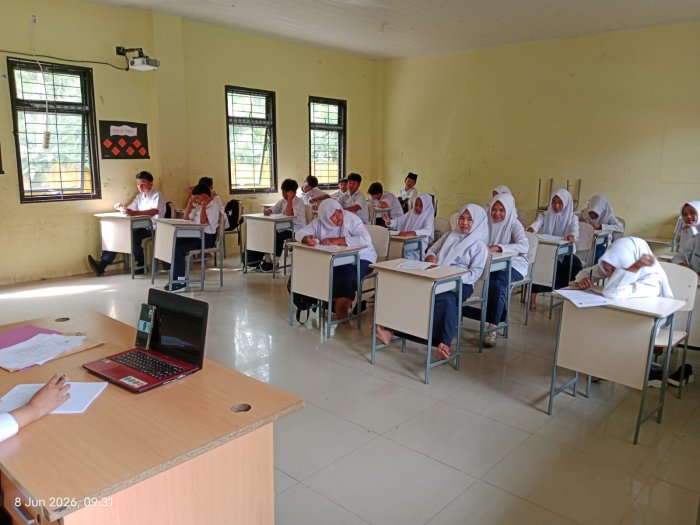 Tetap Fokus dan Antusias, Siswa MTsN 1 Bungo Jalani Hari Terakhir ASAT dengan Penuh Semangat
