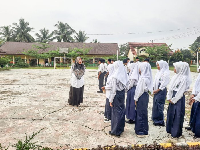 Punishment Edukatif, MTsN 1 Bungo Tanamkan Disiplin dan Tanggung Jawab Peserta Didik