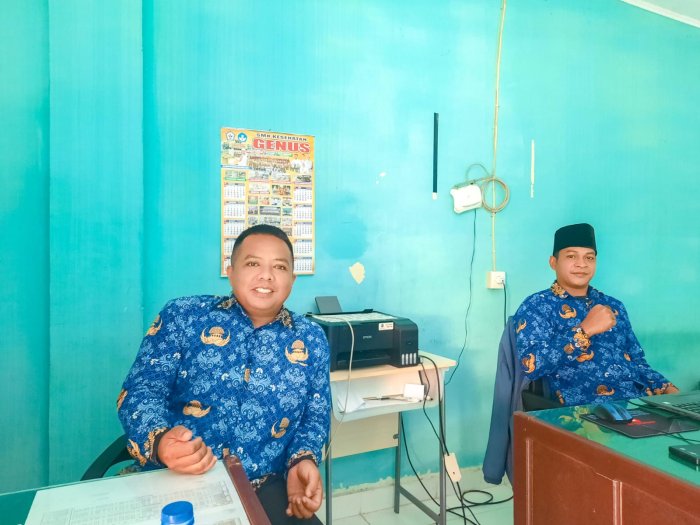 Seragam Korpri di Hari Kesadaran Nasional: ASN MTsN 1 Bungo Tunjukkan Kedisiplinan dan Jati Diri Pegawai