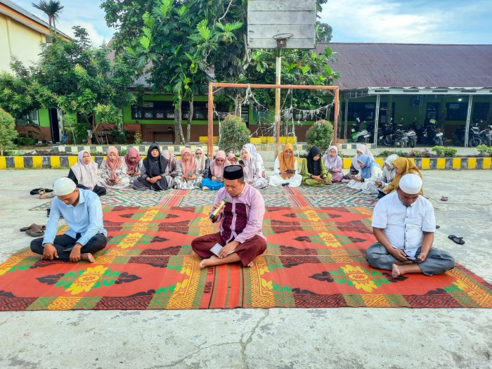 Pelaksanaan Wirid Yasin MTsN 1 Bungo: Wujud Pembiasaan Iman dan Takwa di Akhir Pekan