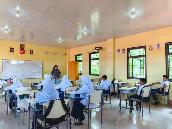 Siswa Kelas 8 Antusias Pelajari Teks Iklan Mapel Bahasa Indonesia