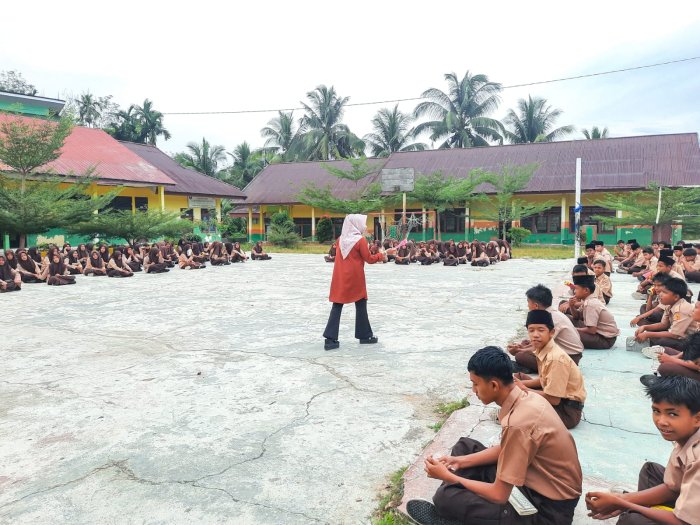 Kegiatan Pembiasaan Pagi di MTsN 1 Bungo Berjalan Khusyuk dan Penuh Semangat