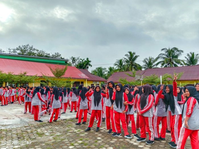 Jaga Sportivitas dan Semangat Kebersamaan, Ratusan Siswa MTsN 1 Bungo Terima Arahan Pra-Class Meeting