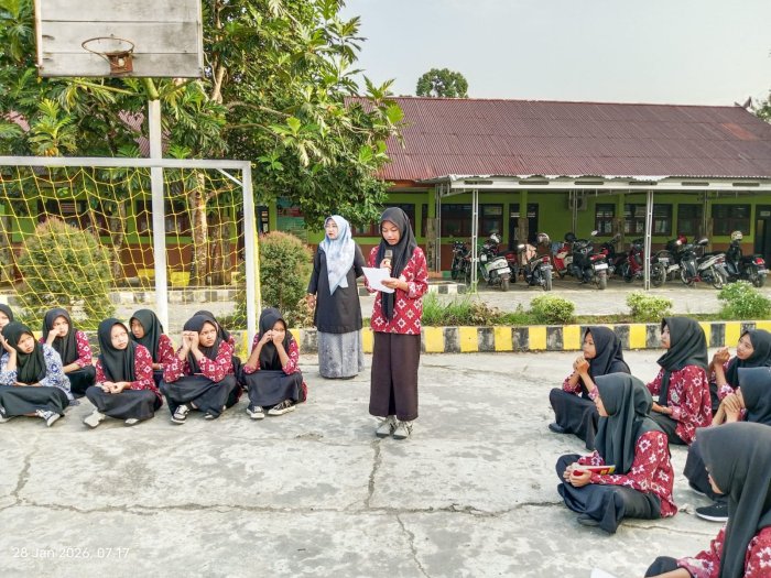 Pembiasaan Pagi Muhadharah MTsN 1 Bungo Berlangsung Sukses, Siswa Tampil Percaya Diri dan Inspiratif