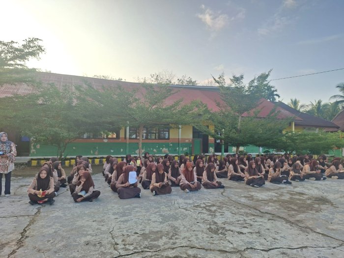 Ikhtiar Spiritual Jelang UM 2026, MTsN 1 Bungo Gelar Pengajian dan Doa Bersama Kelas IX Ikhtiar Spiritual Jelang UM 2026, MTsN 1 Bungo Gelar Pengajian dan Doa Bersama Kelas IX