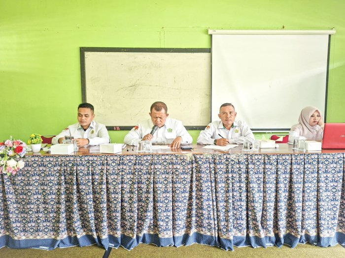 Kepala MTsN 1 Bungo Tegaskan Kembali Penerapan Kurikulum Berbasis Cinta dalam Rapat Kenaikan Kelas