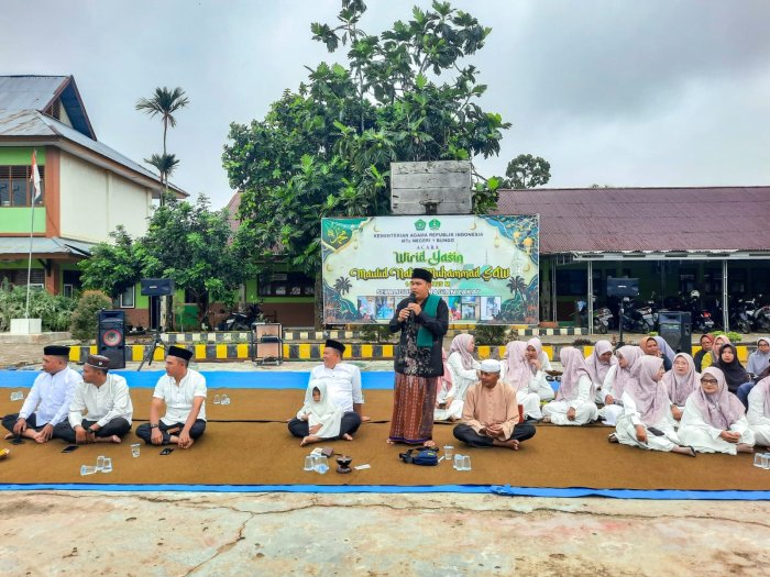 Peringatan Maulid Nabi Muhammad SAW di MTsN 1 Bungo : Jadikan Al-Quran dan Sunah Nabi sebagai Pedoman Hidup
