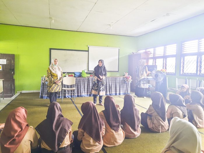 Sinergi Wujudkan Madrasah Sehat, MTsN 1 Bungo Bersama Puskesmas Tanjung Agung Gelar Kunjungan Kesehatan