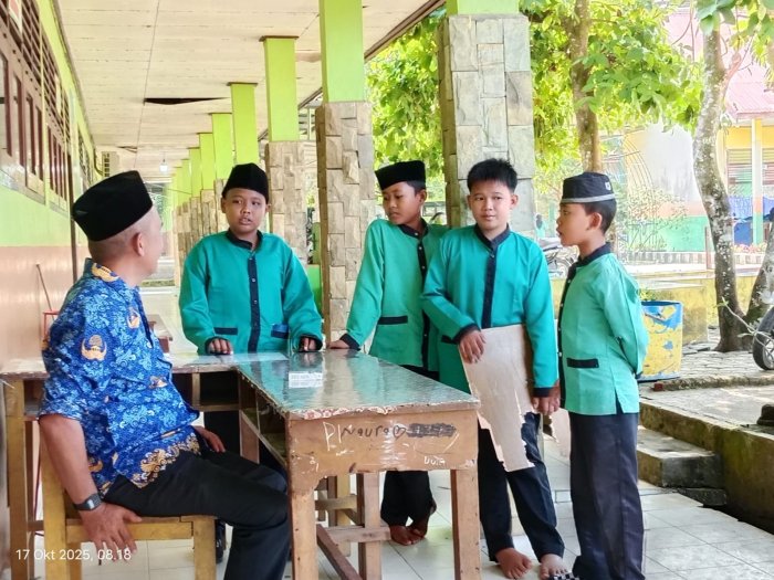 Firdaus Roni, S.Pd.I., Ajak Peserta Didik MTsN 1 Bungo Selesaikan Masalah Melalui Dialog dan Hati Nurani