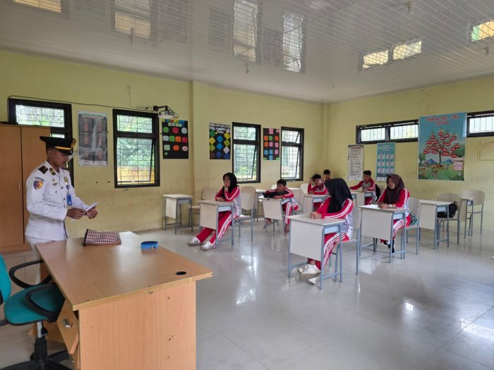 Buka Wawasan Lanjut Studi, MTsN 1 Bungo Terima Kunjungan SMA Praja Nusantara Padang