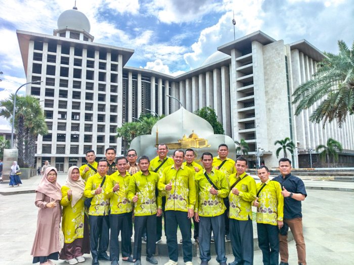 Kunjungan Religius Kepala MTsN 1 Bungo dan Rombongan K3M ke Masjid Istiqlal Jakarta
